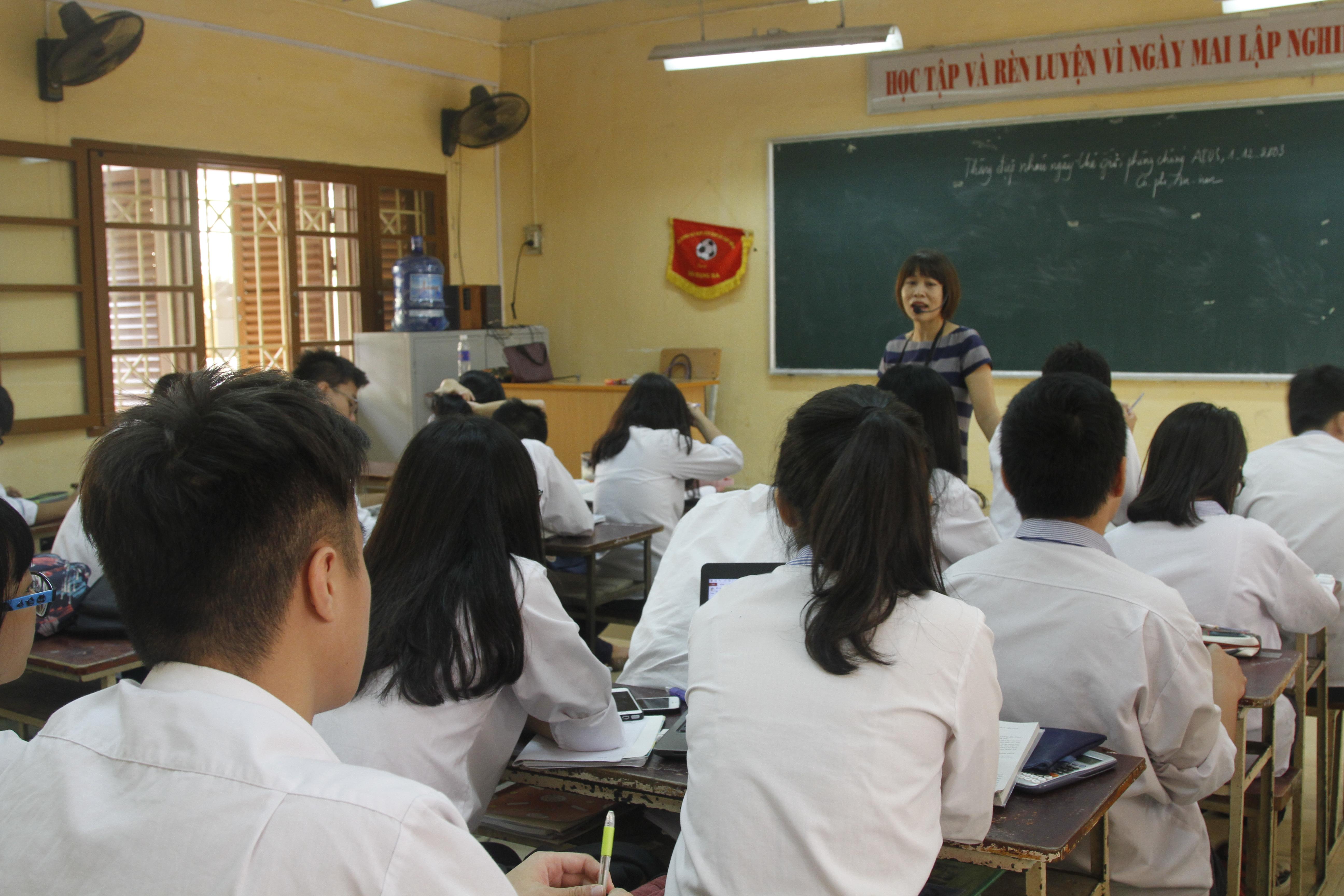 Chuẩn bị điều kiện áp dụng chương trình, sách giáo khoa mới